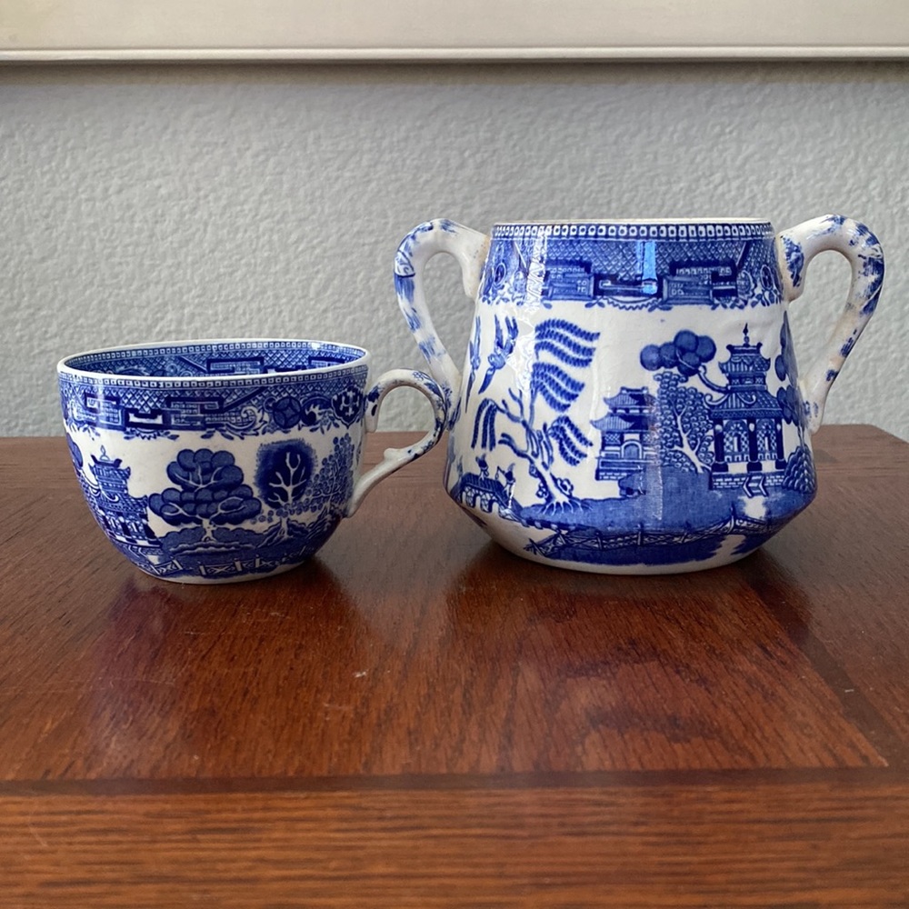 1800’s Blue Willow Sugar Bowl